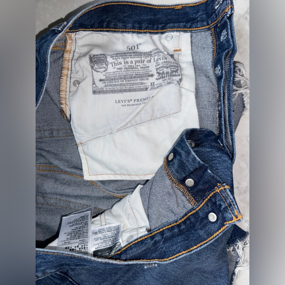 Levi's 501 Denim Cutoff Shorts - Picture 6 of 10